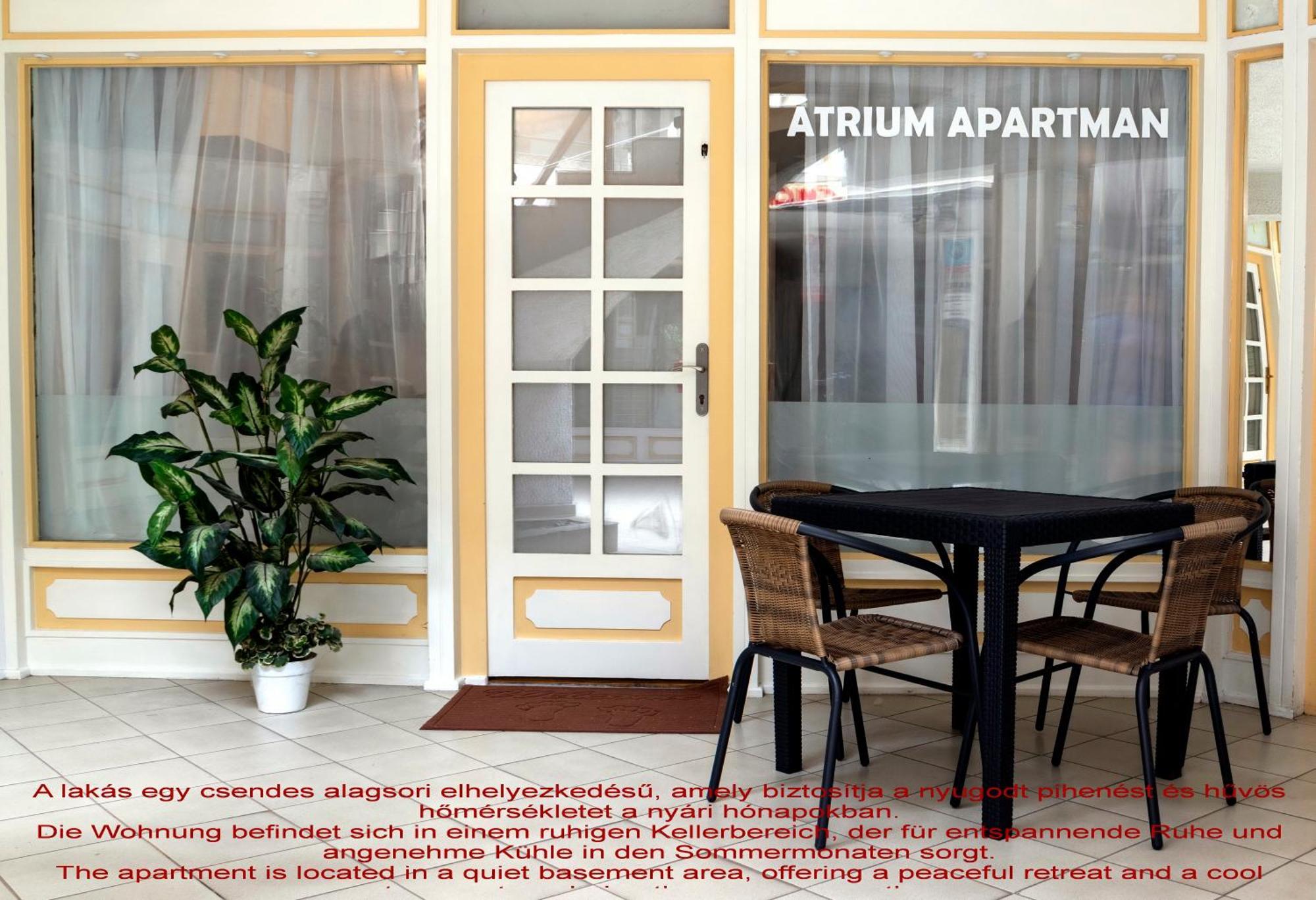 Апартаменти Basement Atrium Apartman Кестхей Екстер'єр фото